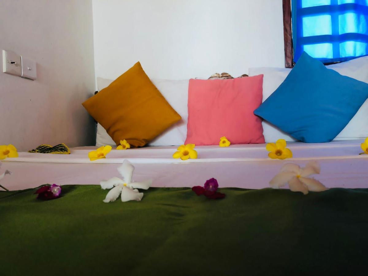 Rock Paradise Beach Hotel & Restaurent タンガラ エクステリア 写真