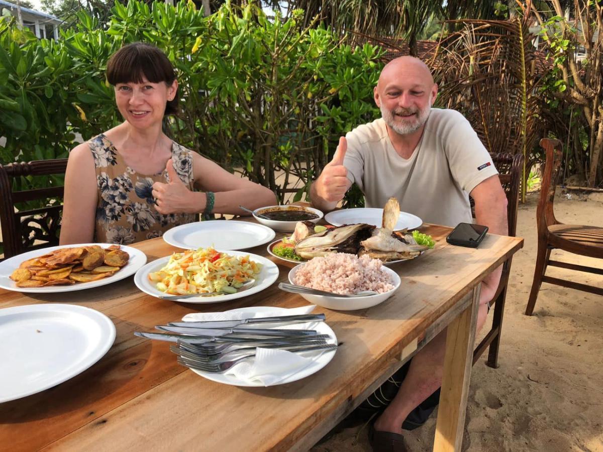 Rock Paradise Beach Hotel & Restaurent タンガラ エクステリア 写真