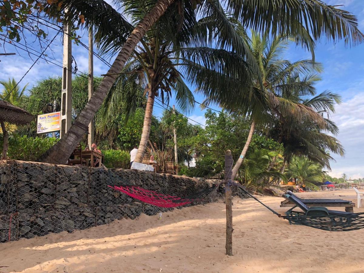 Rock Paradise Beach Hotel & Restaurent タンガラ エクステリア 写真