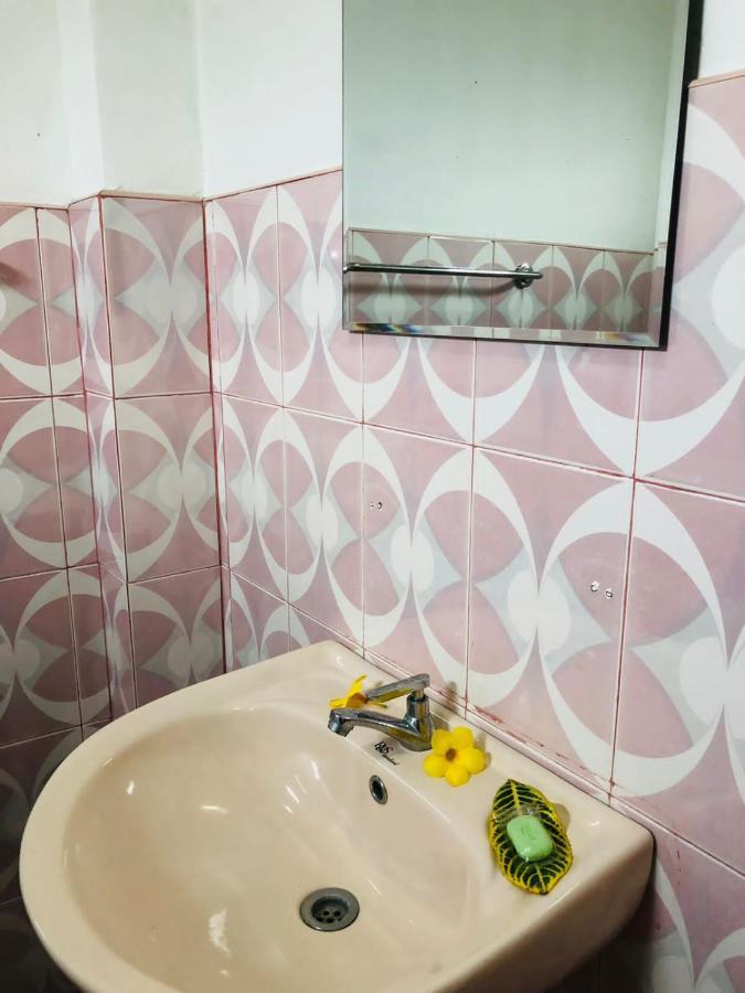 Rock Paradise Beach Hotel & Restaurent タンガラ エクステリア 写真
