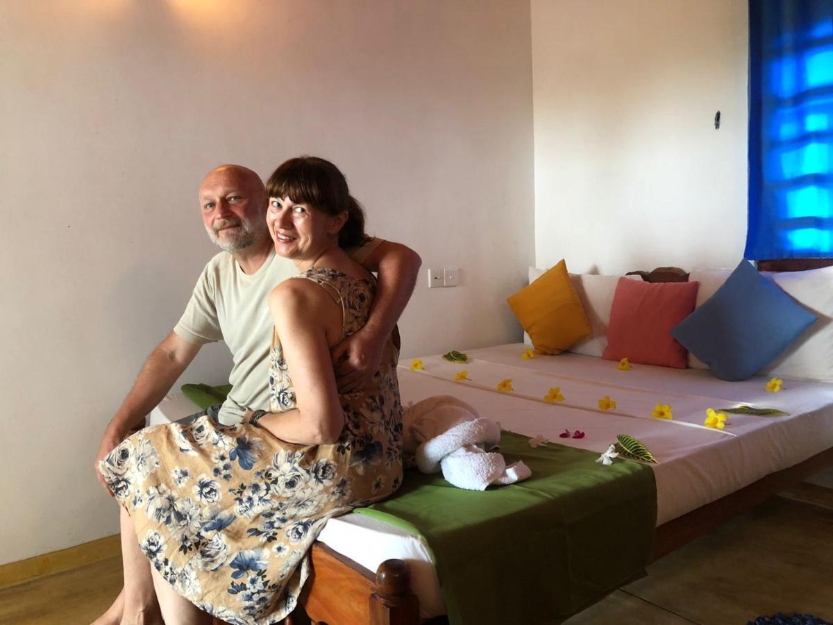 Rock Paradise Beach Hotel & Restaurent タンガラ エクステリア 写真