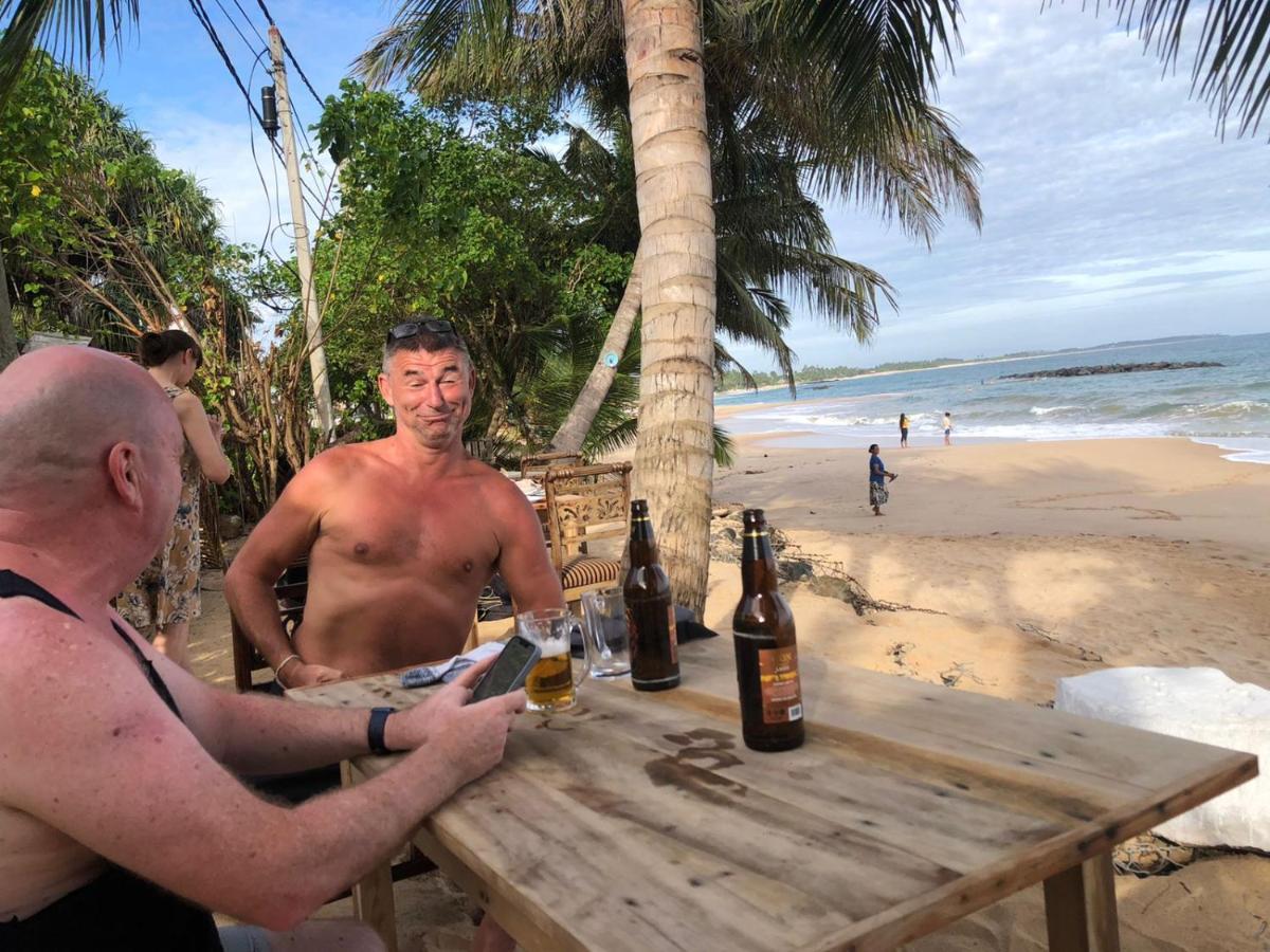 Rock Paradise Beach Hotel & Restaurent タンガラ エクステリア 写真