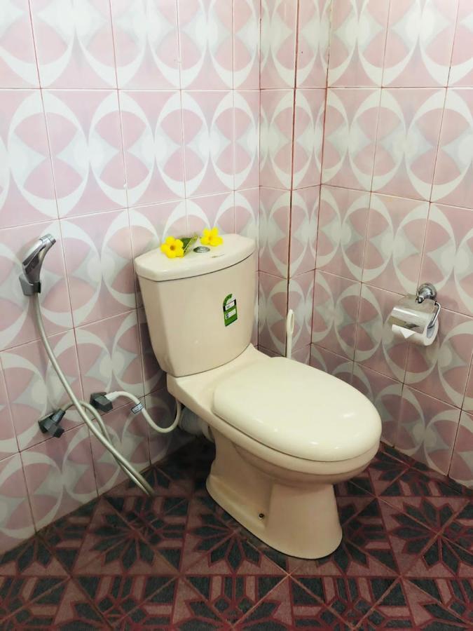 Rock Paradise Beach Hotel & Restaurent タンガラ エクステリア 写真