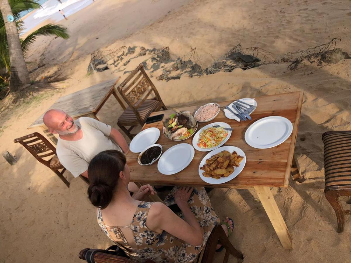 Rock Paradise Beach Hotel & Restaurent タンガラ エクステリア 写真