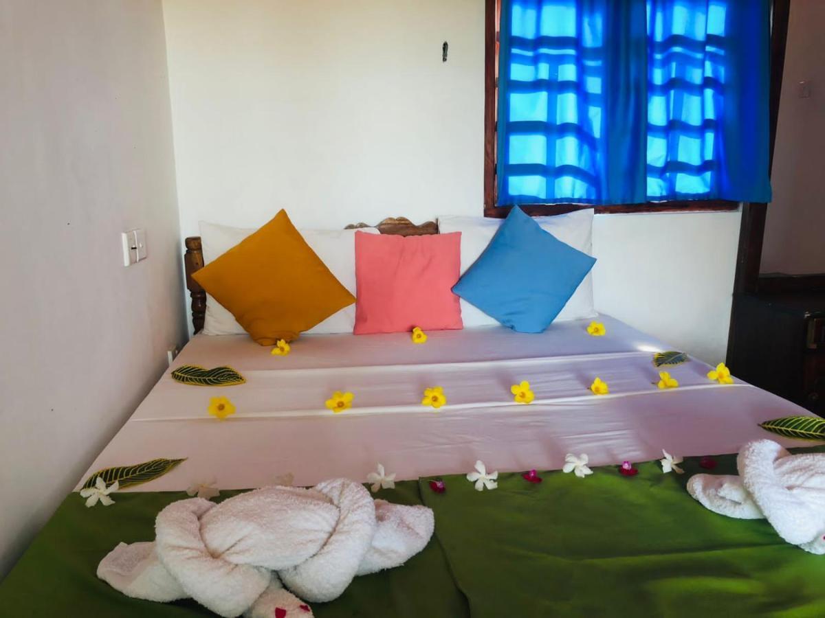 Rock Paradise Beach Hotel & Restaurent タンガラ エクステリア 写真